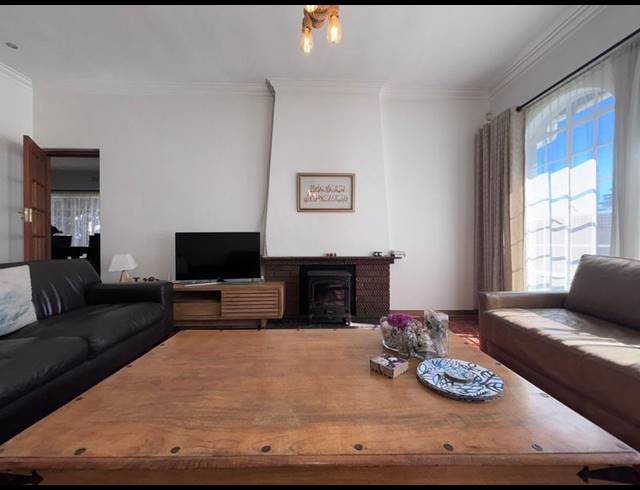 4 BEDROOM HOUSE FOR SALE IN FLORIDA GLEN